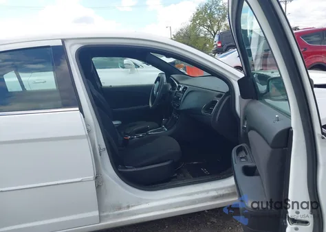 2012 Chrysler 200 Lx z USA, uszkodzony, nr VIN 1C3CCBAB5CN244559